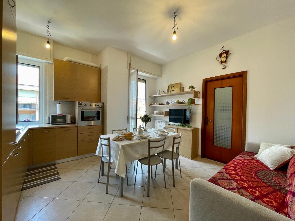 50 Metri Dal Mare Trilocale In Centro Con A/C Apartment Loano Exterior photo