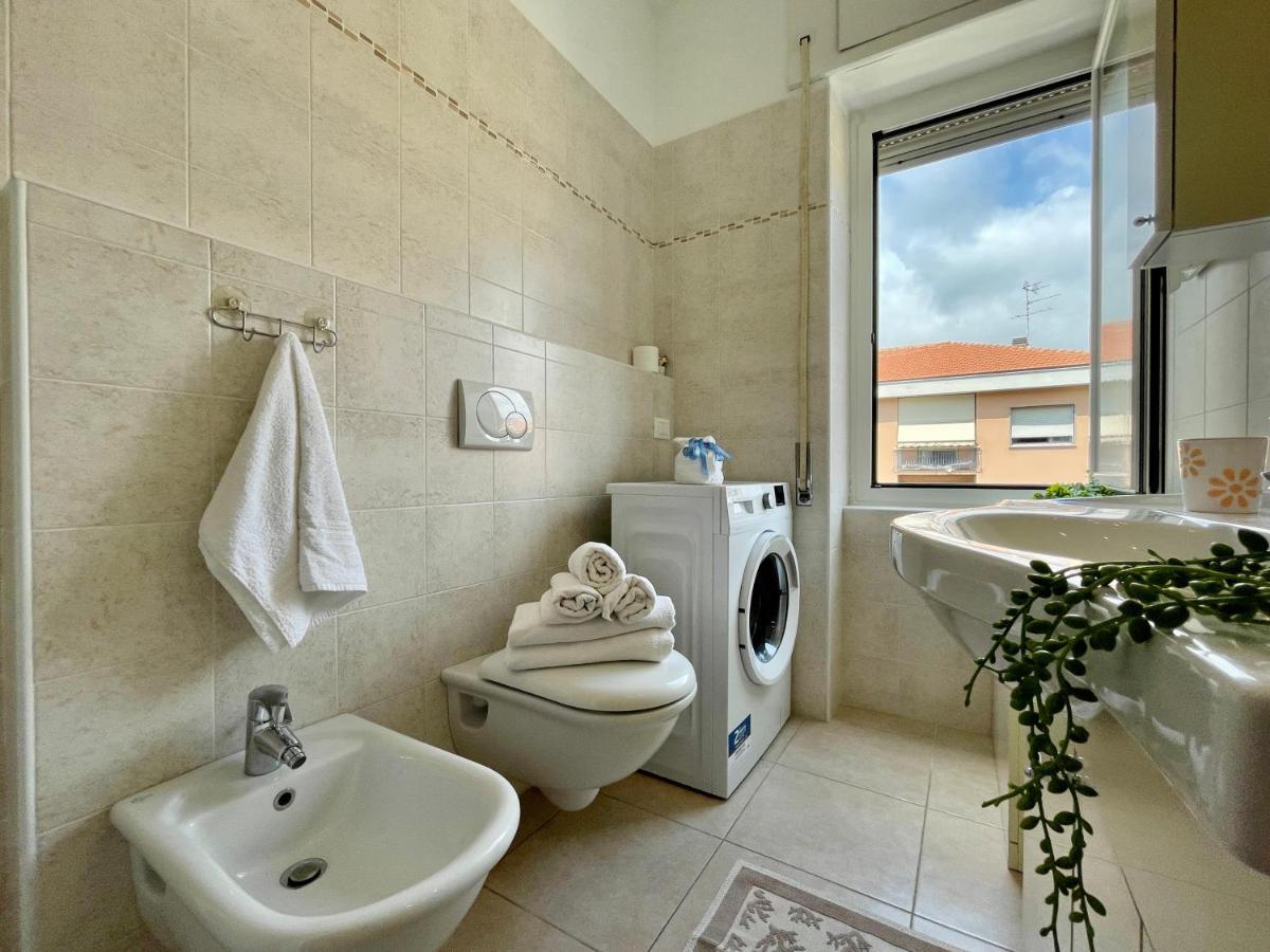 50 Metri Dal Mare Trilocale In Centro Con A/C Apartment Loano Exterior photo